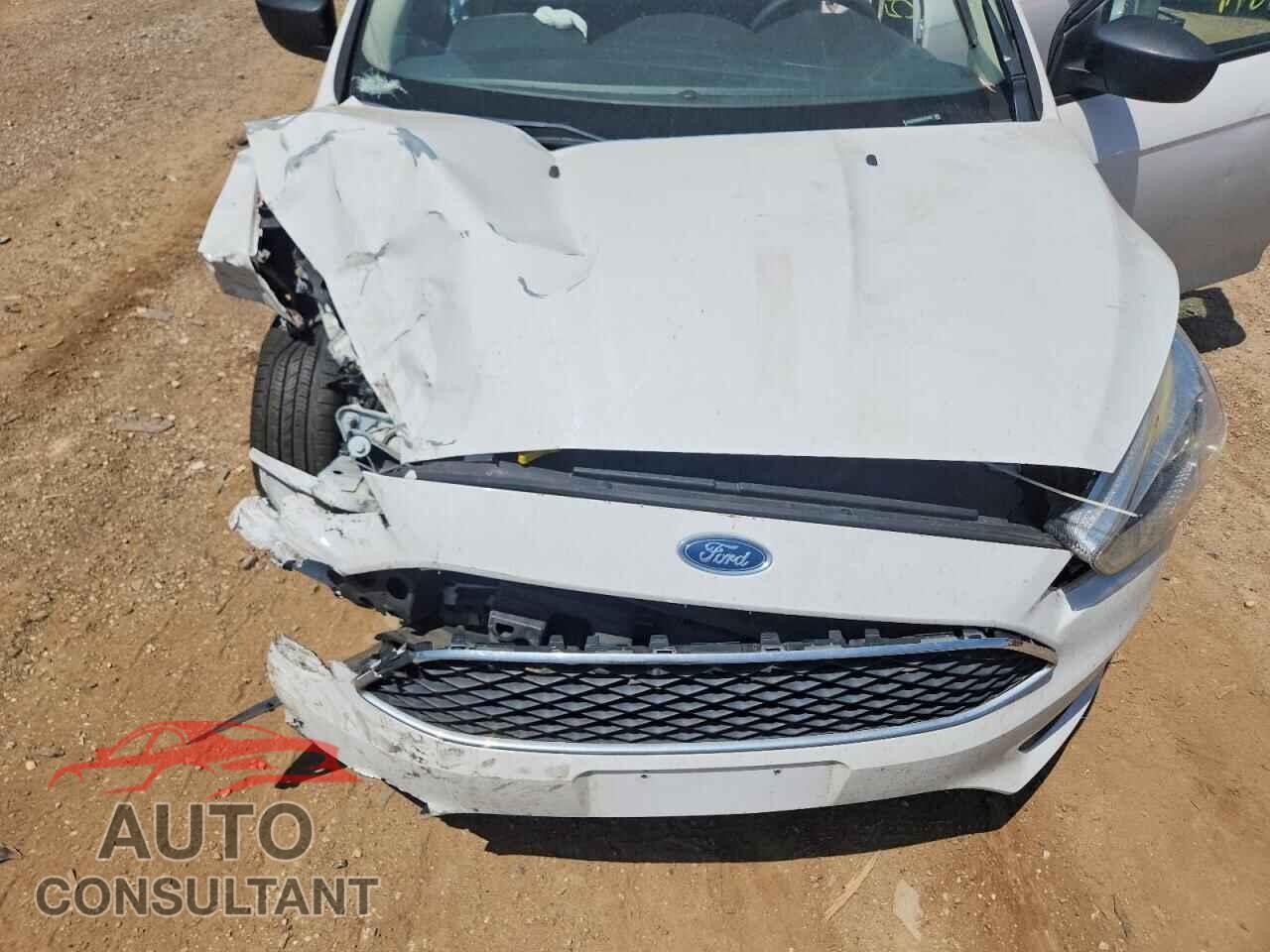 FORD FOCUS 2016 - 1FADP3E29GL215481
