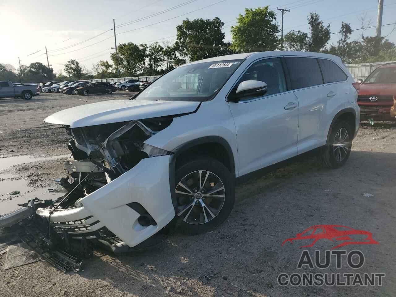 TOYOTA HIGHLANDER 2019 - 5TDZARFH2KS042241