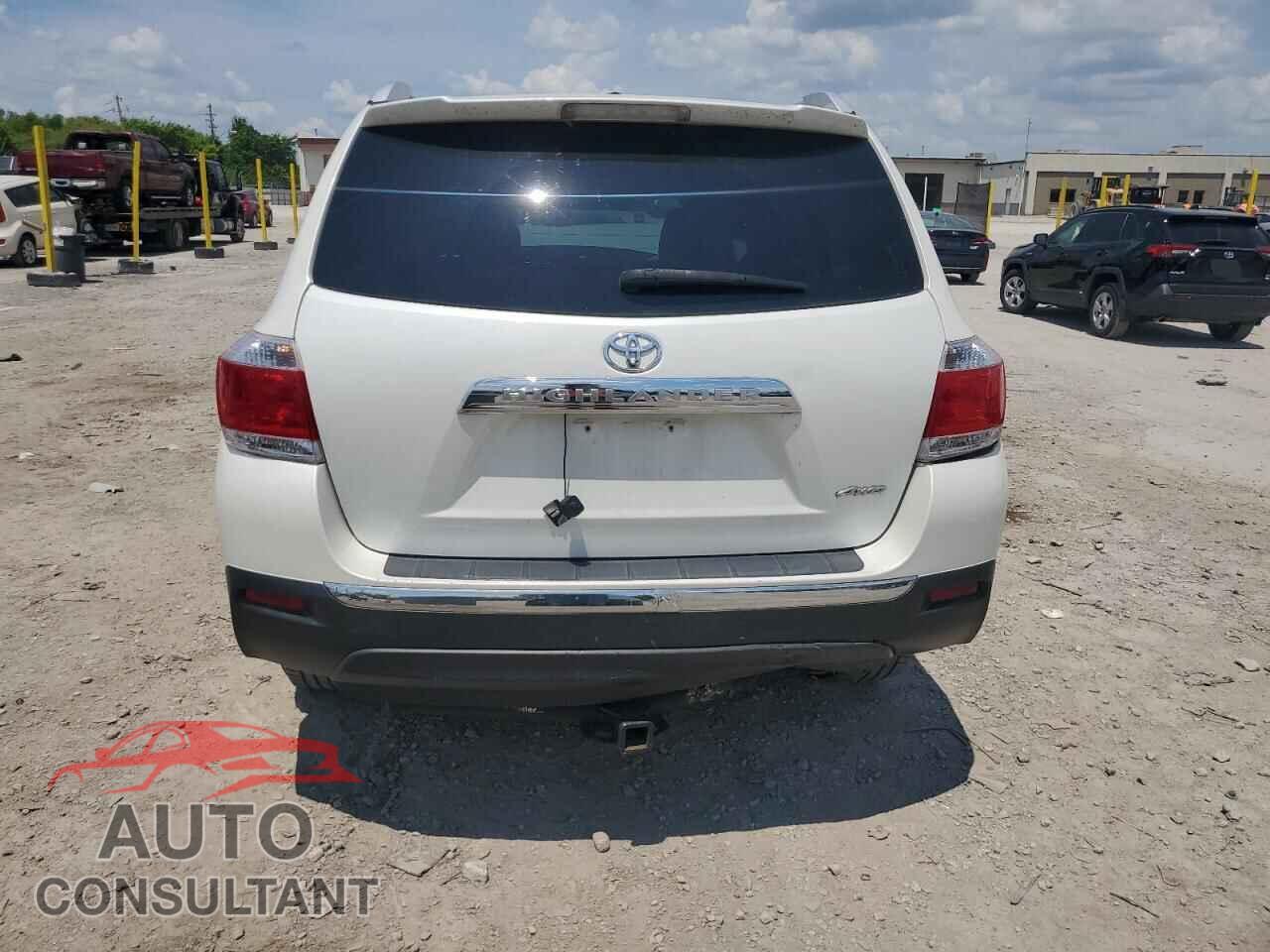 TOYOTA HIGHLANDER 2012 - 5TDBK3EH2CS135002