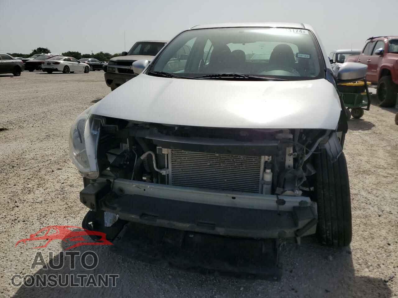 NISSAN VERSA 2019 - 3N1CN7AP3KL877027