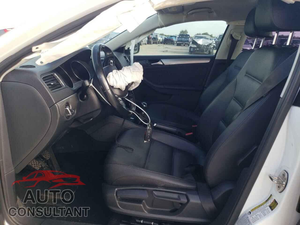 VOLKSWAGEN JETTA 2017 - 3VWB67AJ0HM307309