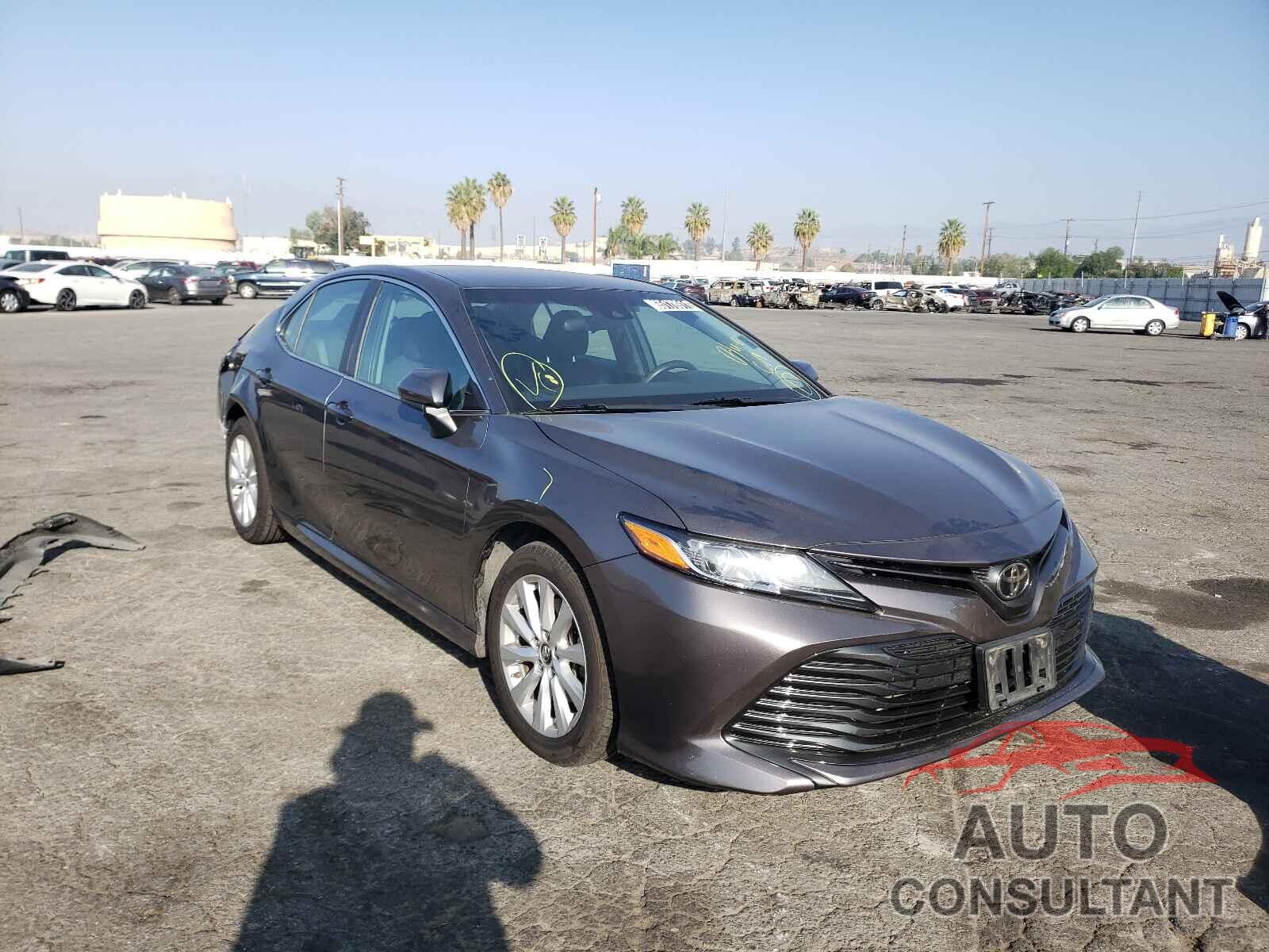 TOYOTA CAMRY 2018 - 4T1B11HK1JU634411