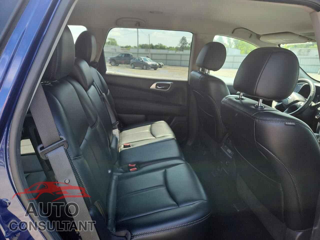 NISSAN PATHFINDER 2017 - 5N1DR2MM3HC656229