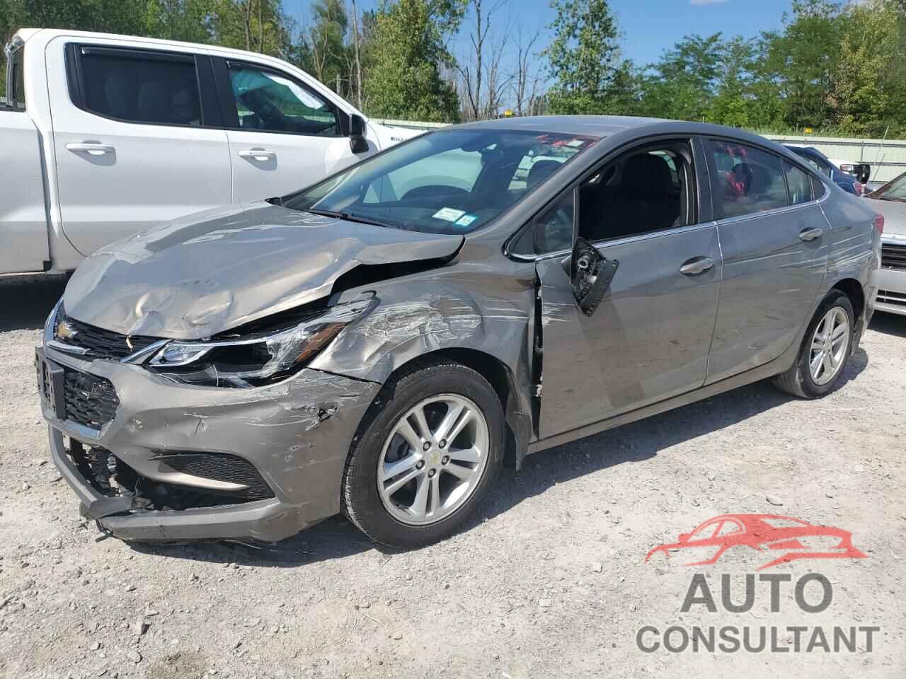 CHEVROLET CRUZE 2018 - 1G1BE5SM8J7223315