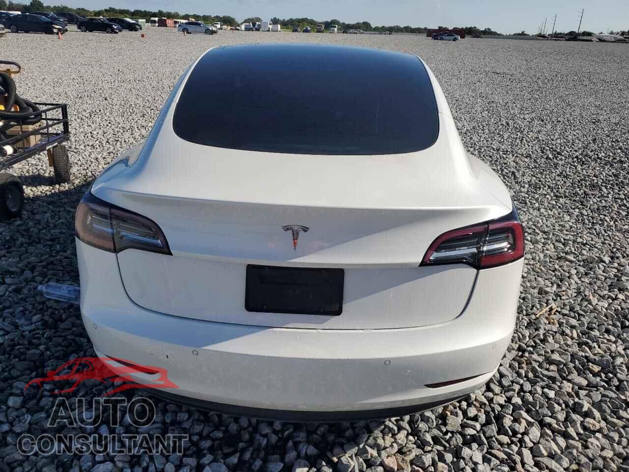 TESLA MODEL 3 2021 - 5YJ3E1EA8MF853775