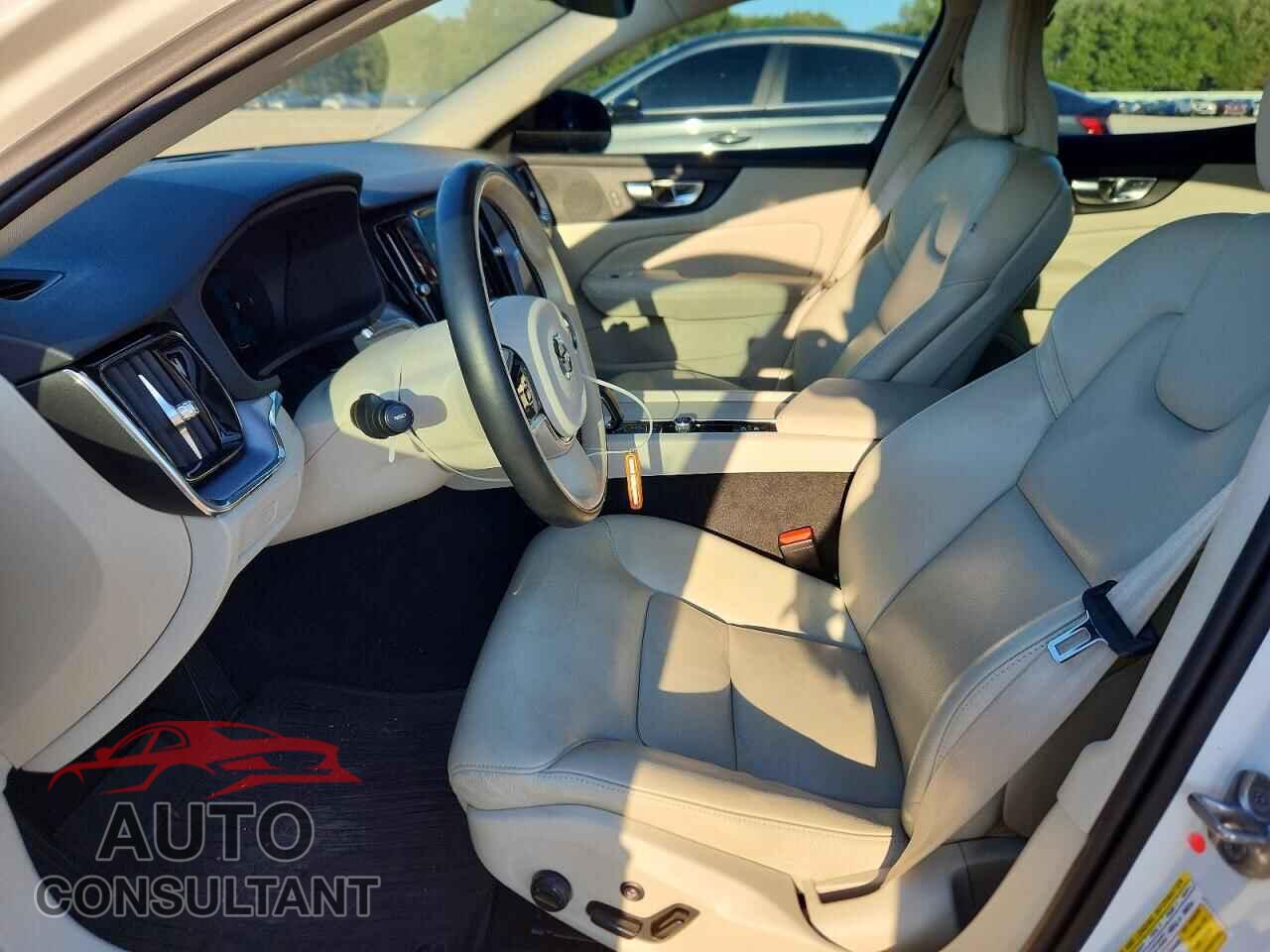 VOLVO S60 2023 - 7JRL12FK7PG251356