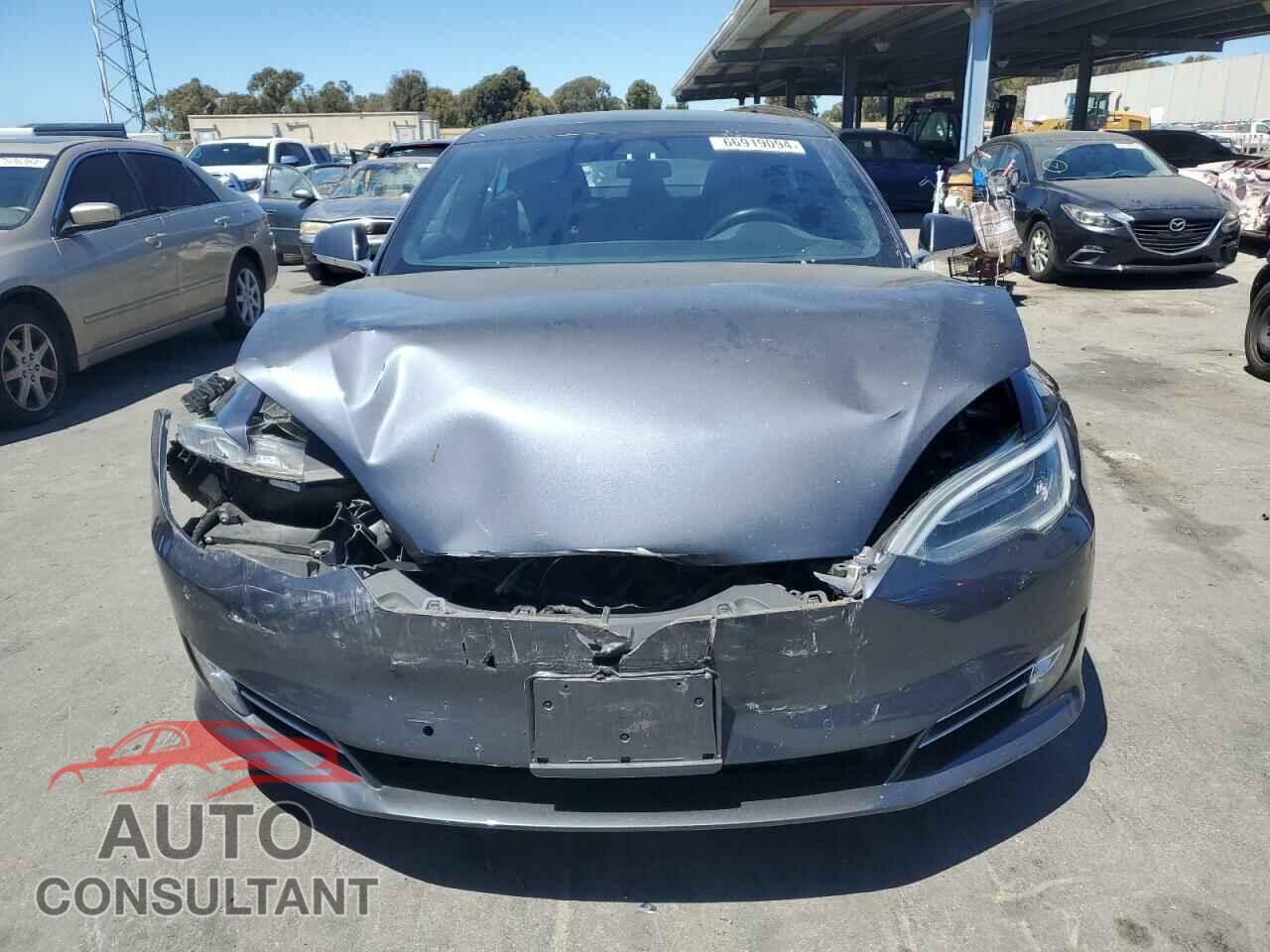 TESLA MODEL S 2017 - 5YJSA1E23HF189827
