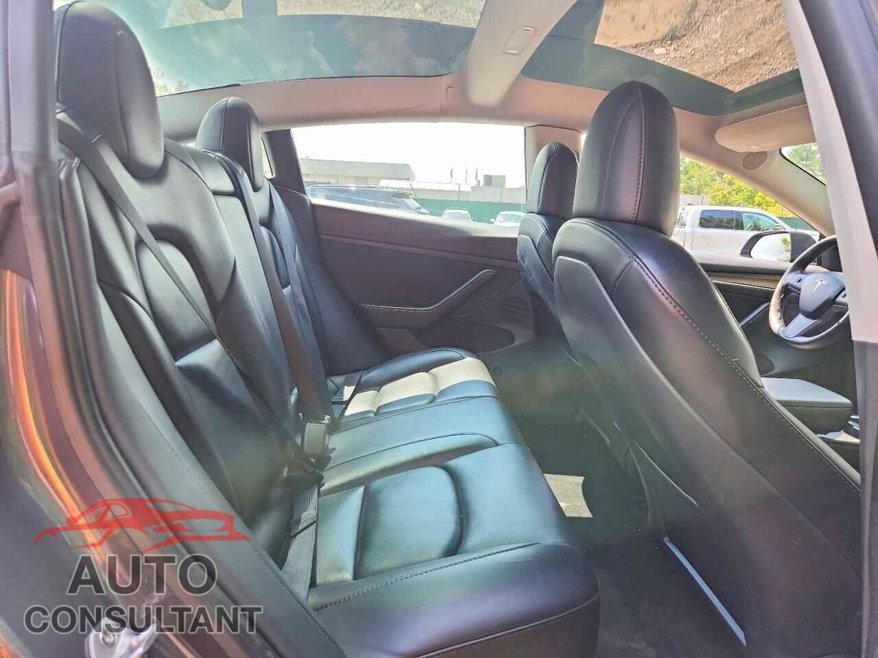 TESLA MODEL 3 2022 - 5YJ3E1EA0NF285684