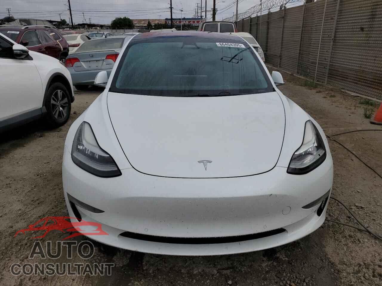 TESLA MODEL 3 2018 - 5YJ3E1EA5JF010645