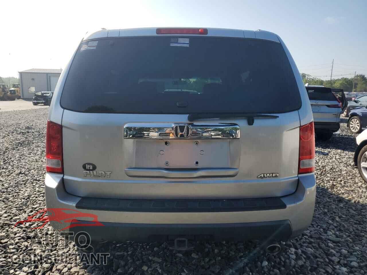 HONDA PILOT 2010 - 5FNYF4H43AB004871