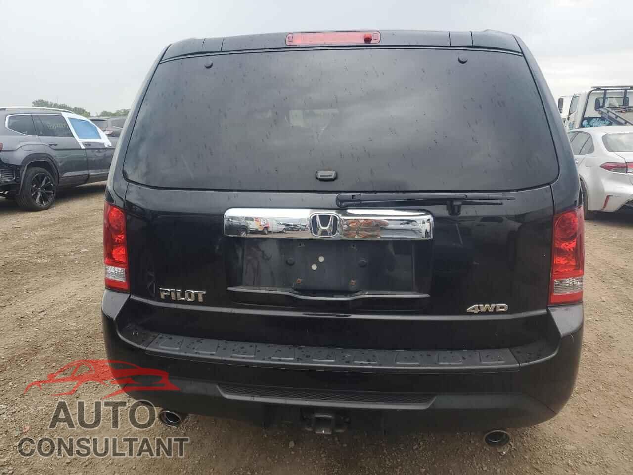 HONDA PILOT 2013 - 5FNYF4H48DB037370