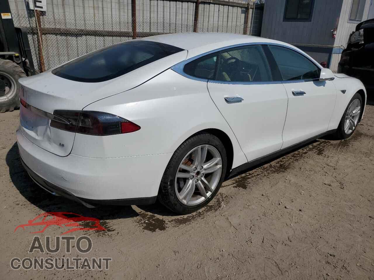 TESLA MODEL S 2013 - 5YJSA1CN2DFP08891