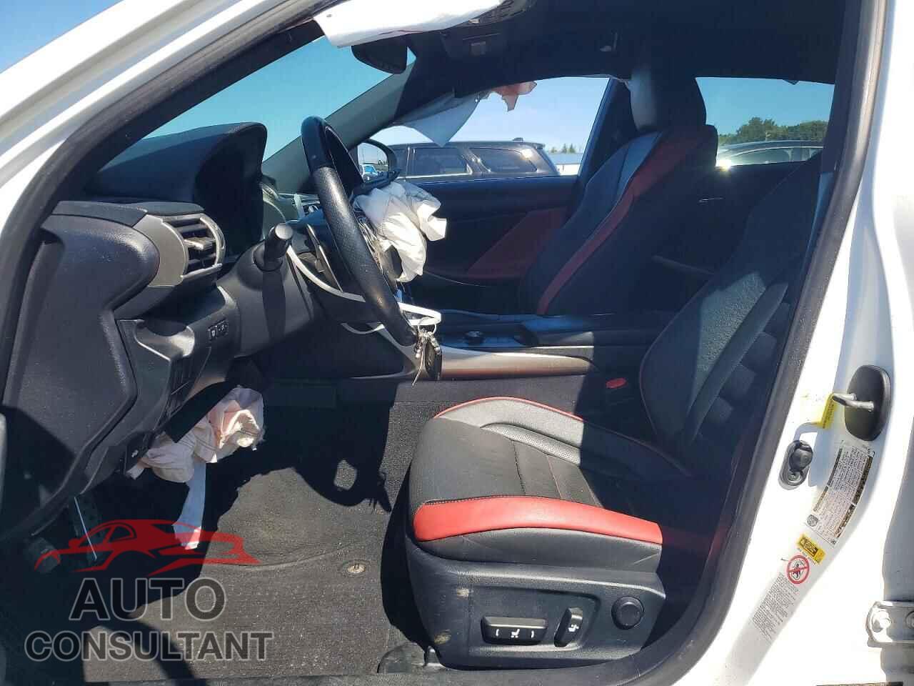 LEXUS IS 2015 - JTHCF1D24F5021540