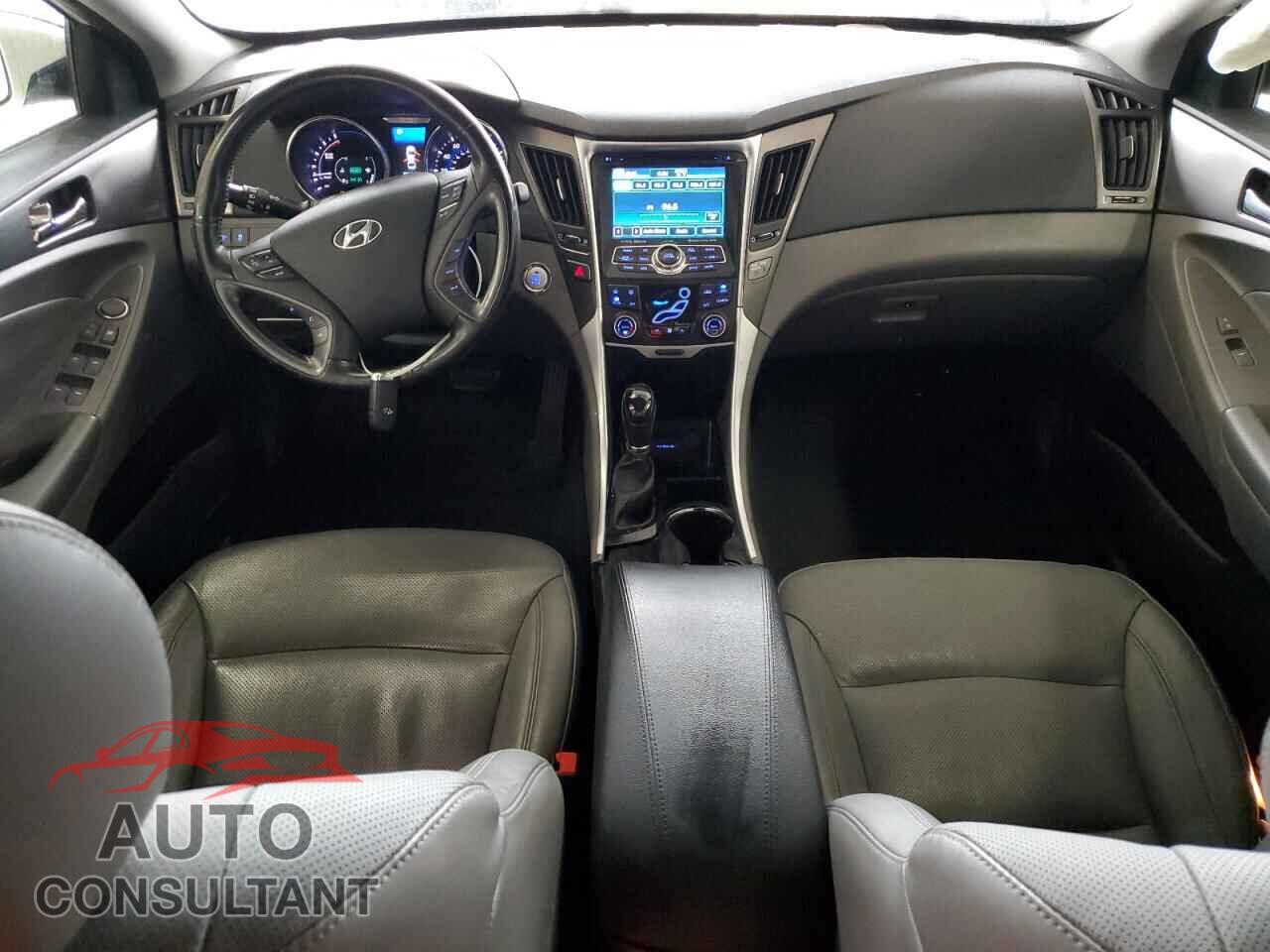 HYUNDAI SONATA 2015 - KMHEC4A45FA126004