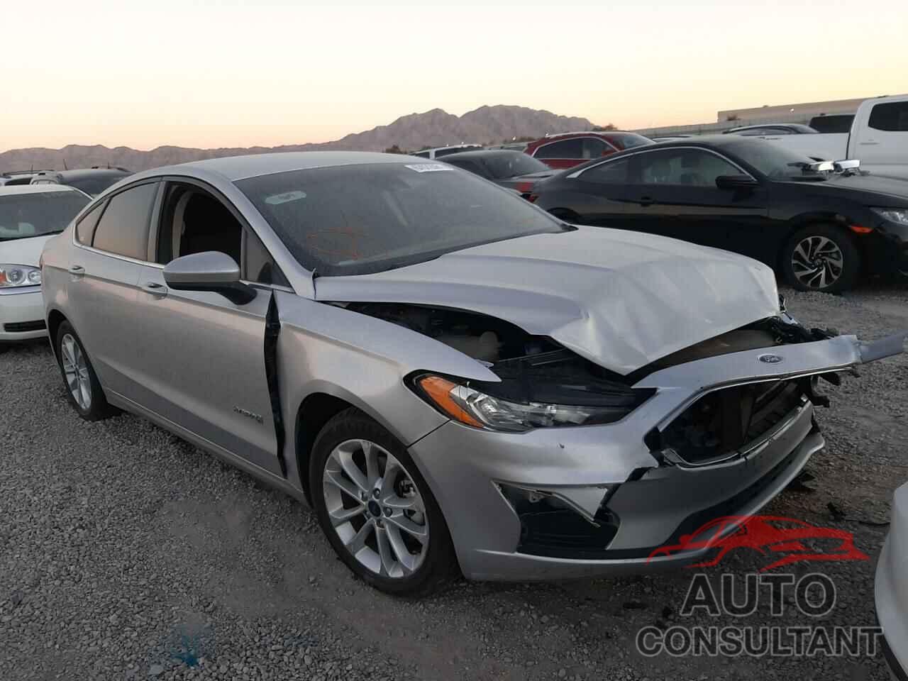 FORD FUSION 2019 - 3FA6P0LU8KR143761