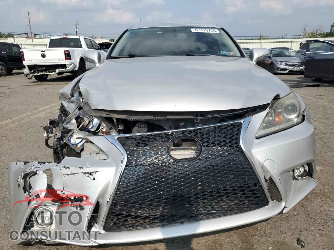 LEXUS IS 2012 - JTHCF5C22C5057540