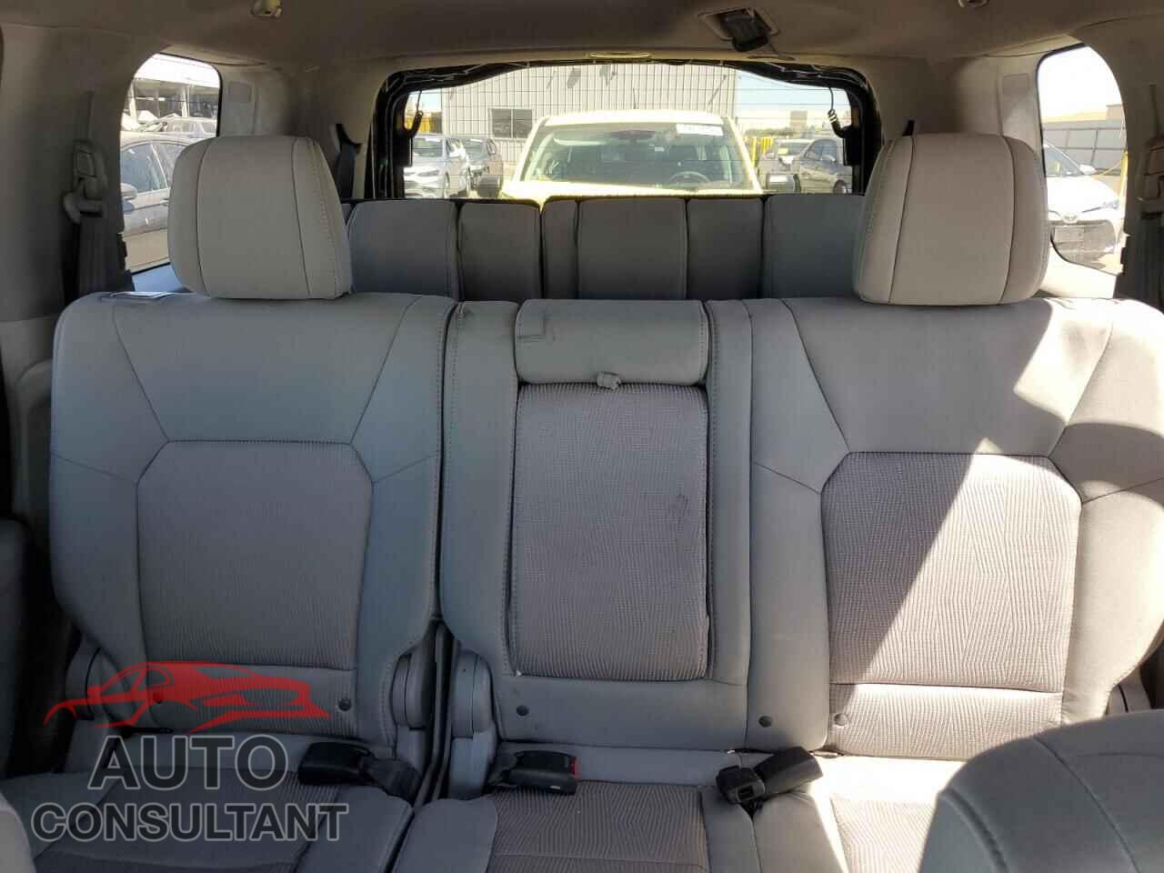 HONDA PILOT 2015 - 5FNYF3H38FB034781