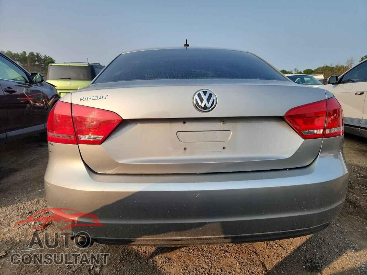 VOLKSWAGEN PASSAT 2013 - 1VWAP7A35DC064828