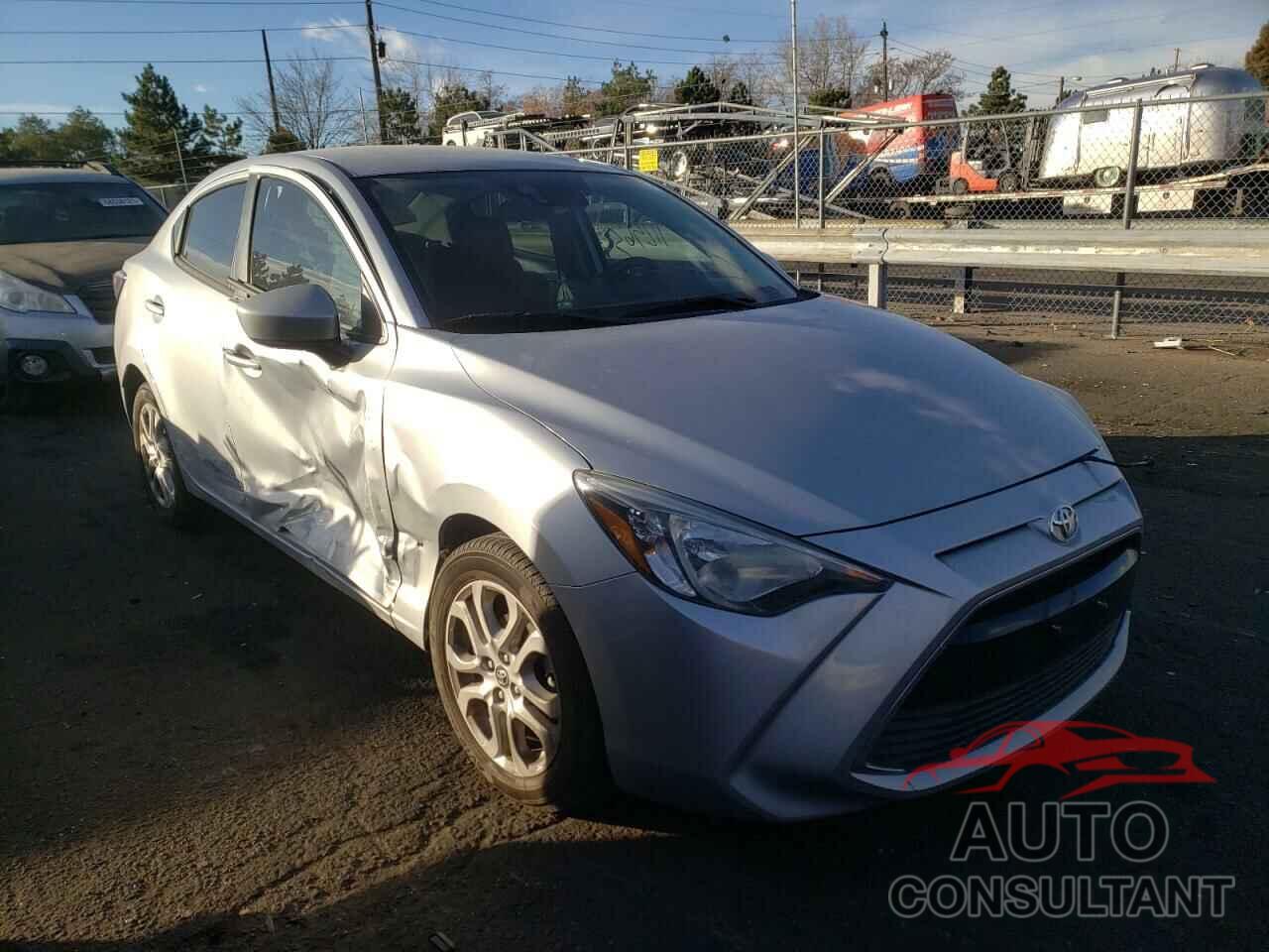 TOYOTA YARIS 2017 - 3MYDLBYV5HY166795