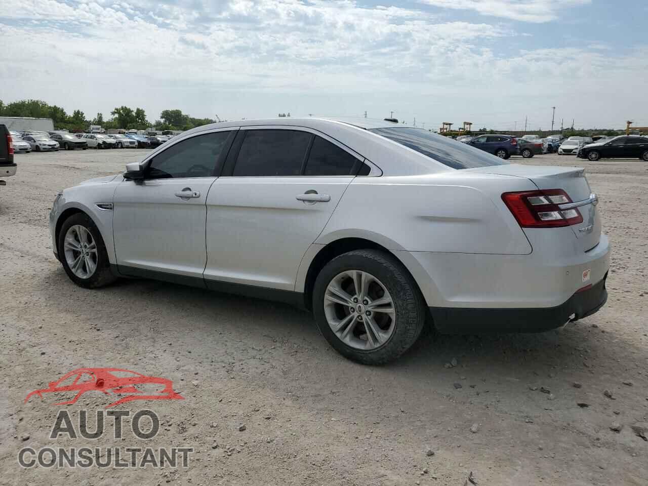 FORD TAURUS 2017 - 1FAHP2E82HG136809