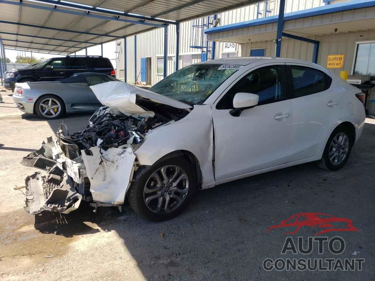 TOYOTA YARIS 2018 - 3MYDLBYV3JY317204
