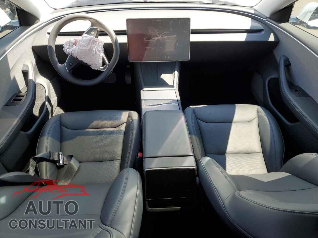 TESLA MODEL 3 2024 - 5YJ3E1EA4RF857698
