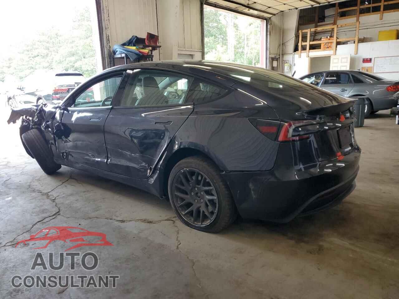 TESLA MODEL 3 2024 - 5YJ3E1EA9RF828682