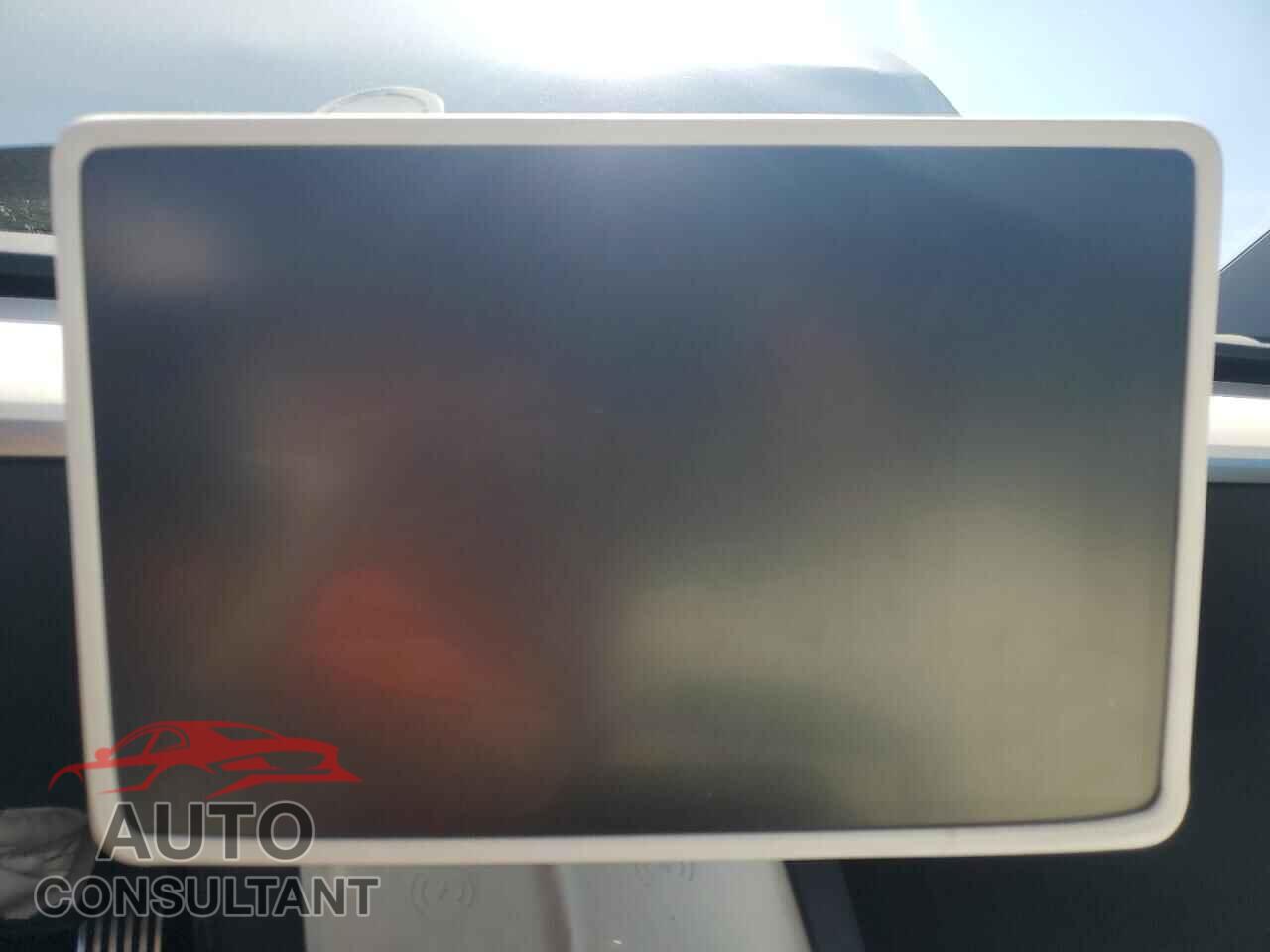 TESLA MODEL 3 2021 - 5YJ3E1EA4MF046752