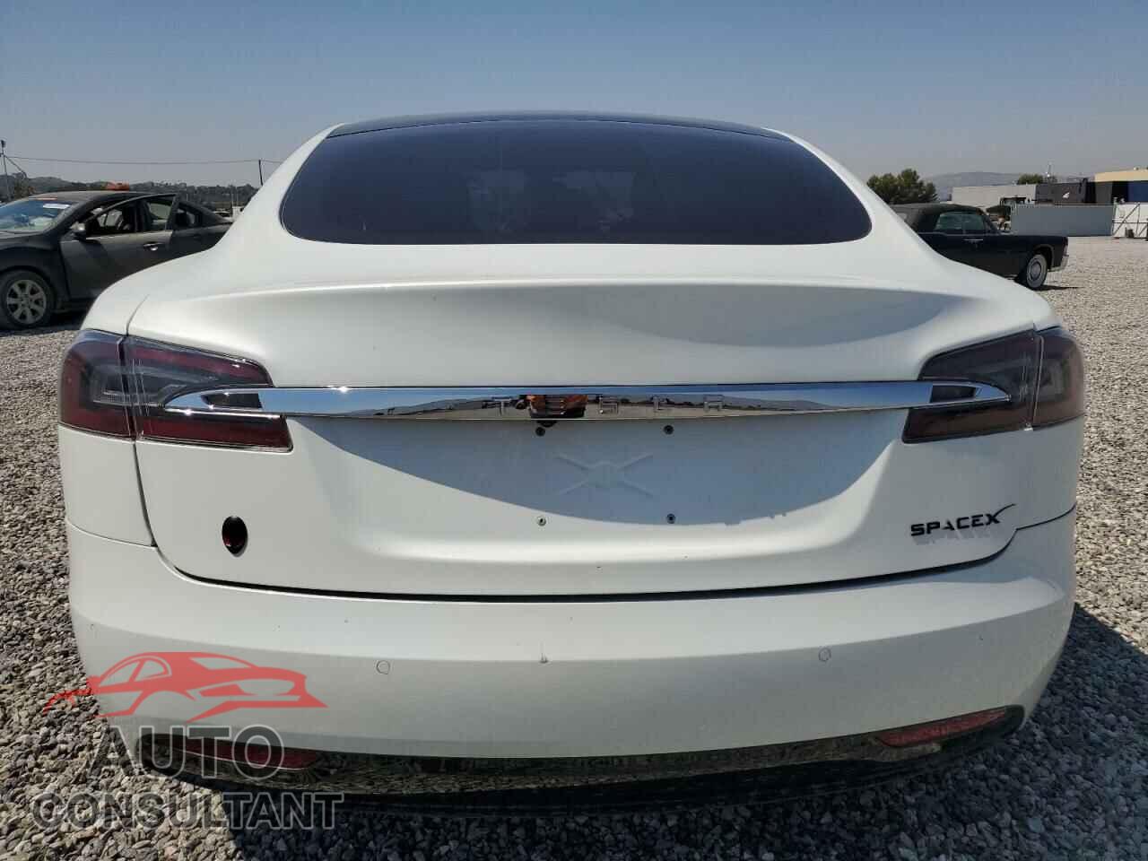 TESLA MODEL S 2017 - 5YJSA1E17HF196755