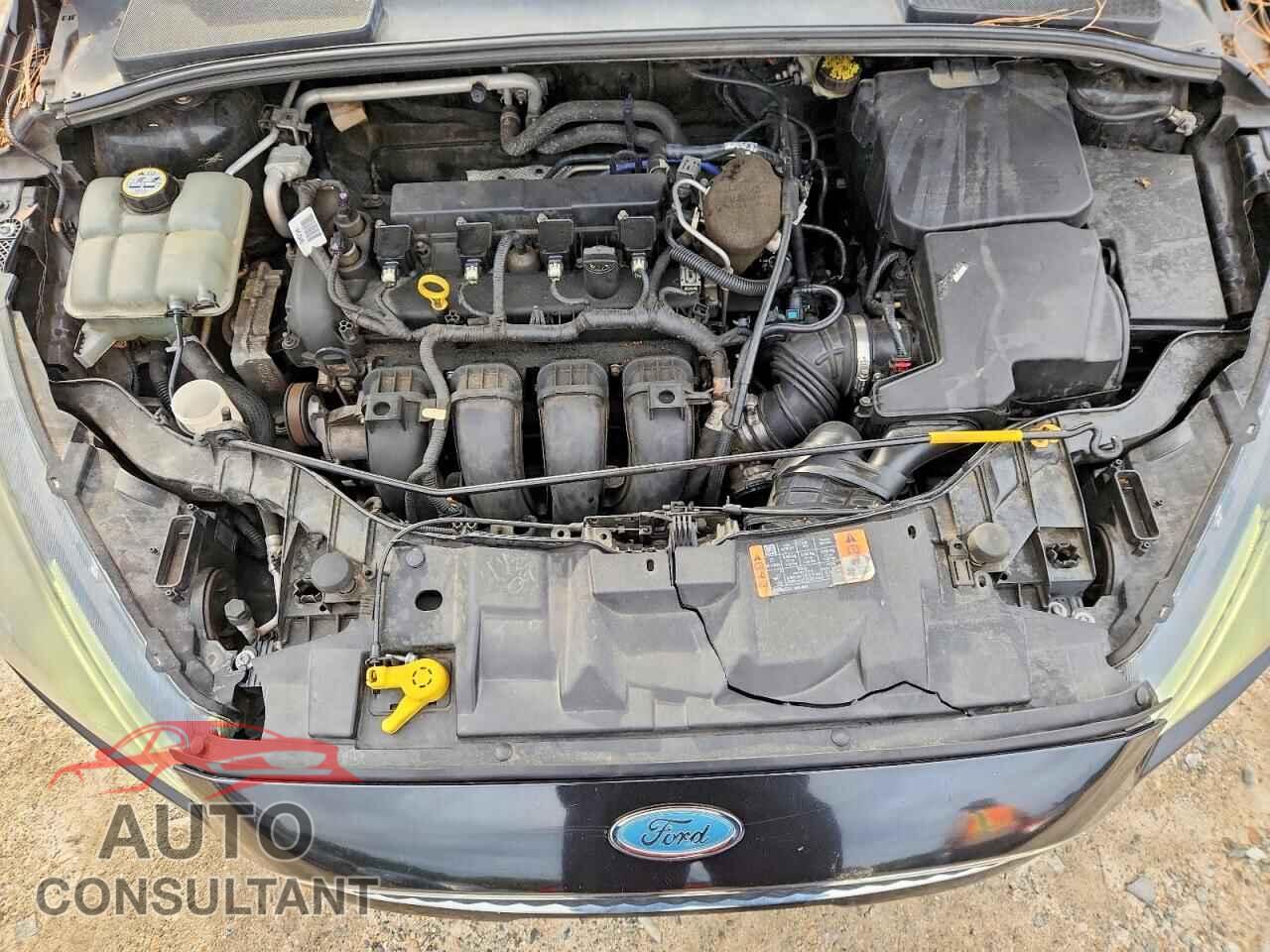 FORD FOCUS 2015 - 1FADP3F24FL283667