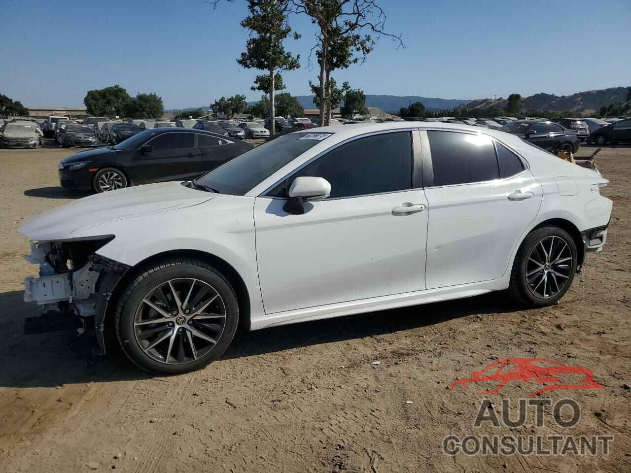TOYOTA CAMRY 2022 - 4T1G11AK1NU680195