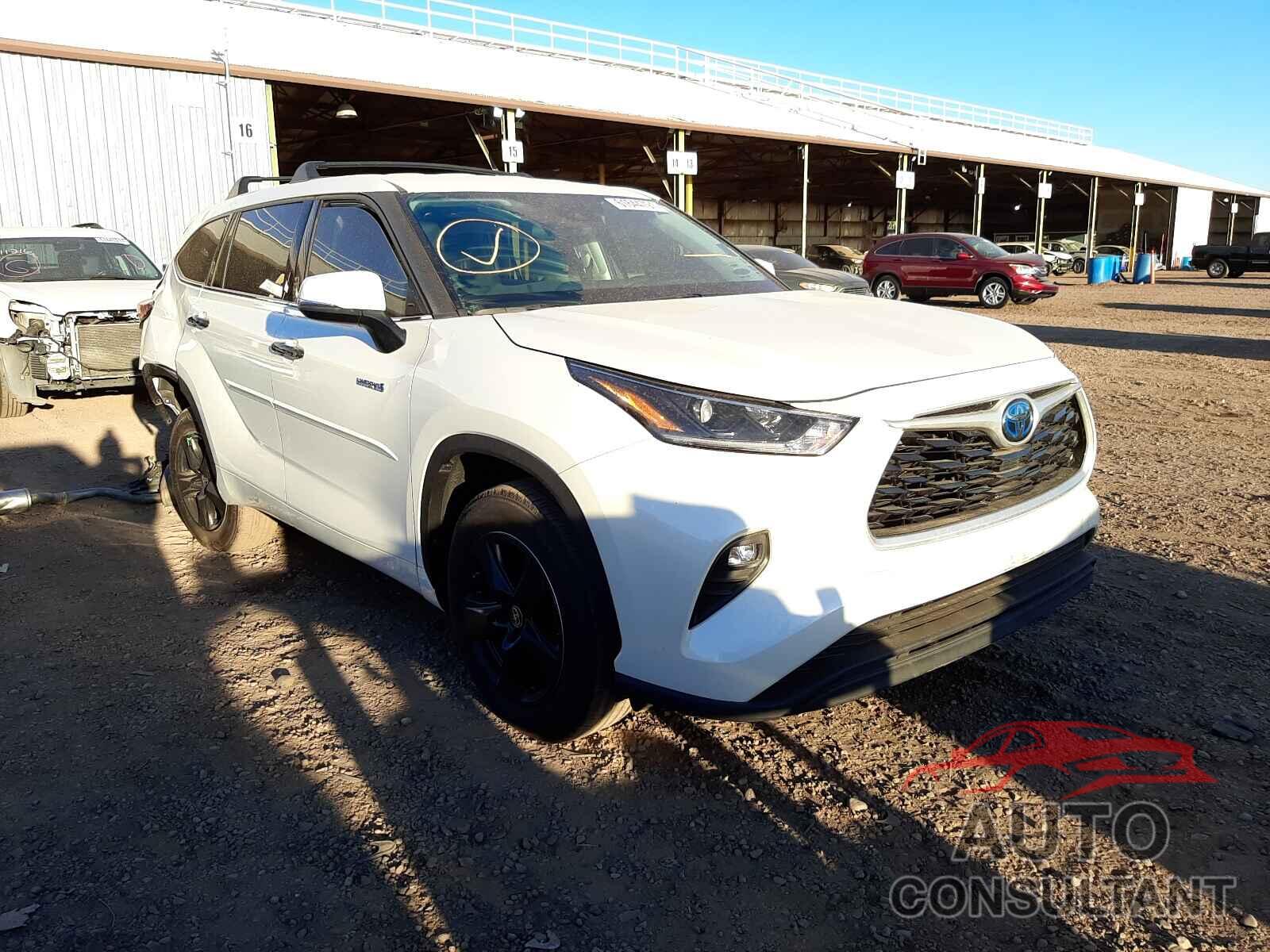 TOYOTA HIGHLANDER 2021 - 5TDZARAH7MS504240