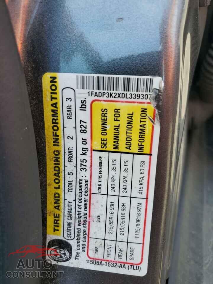 FORD FOCUS 2013 - 1FADP3K2XDL339307