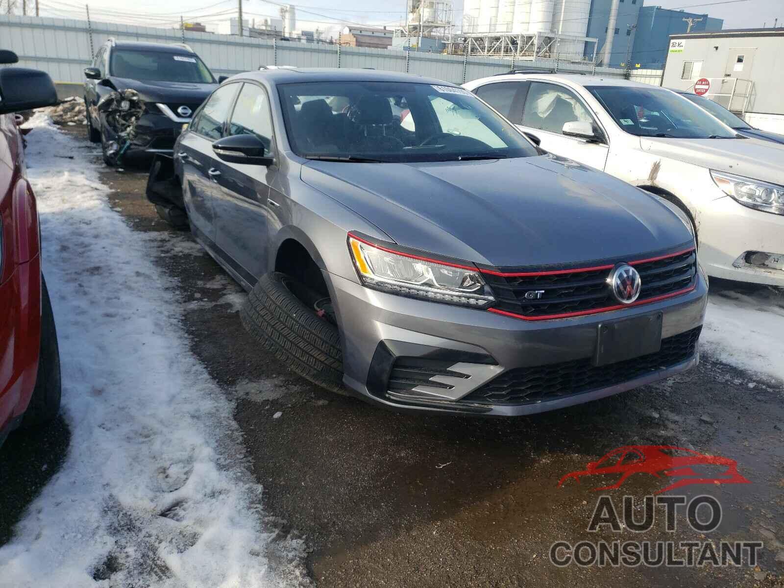 VOLKSWAGEN PASSAT 2018 - 1VWJM7A38JC049230