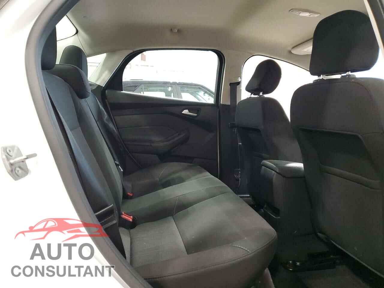 FORD FOCUS 2017 - 1FADP3F2XHL331773