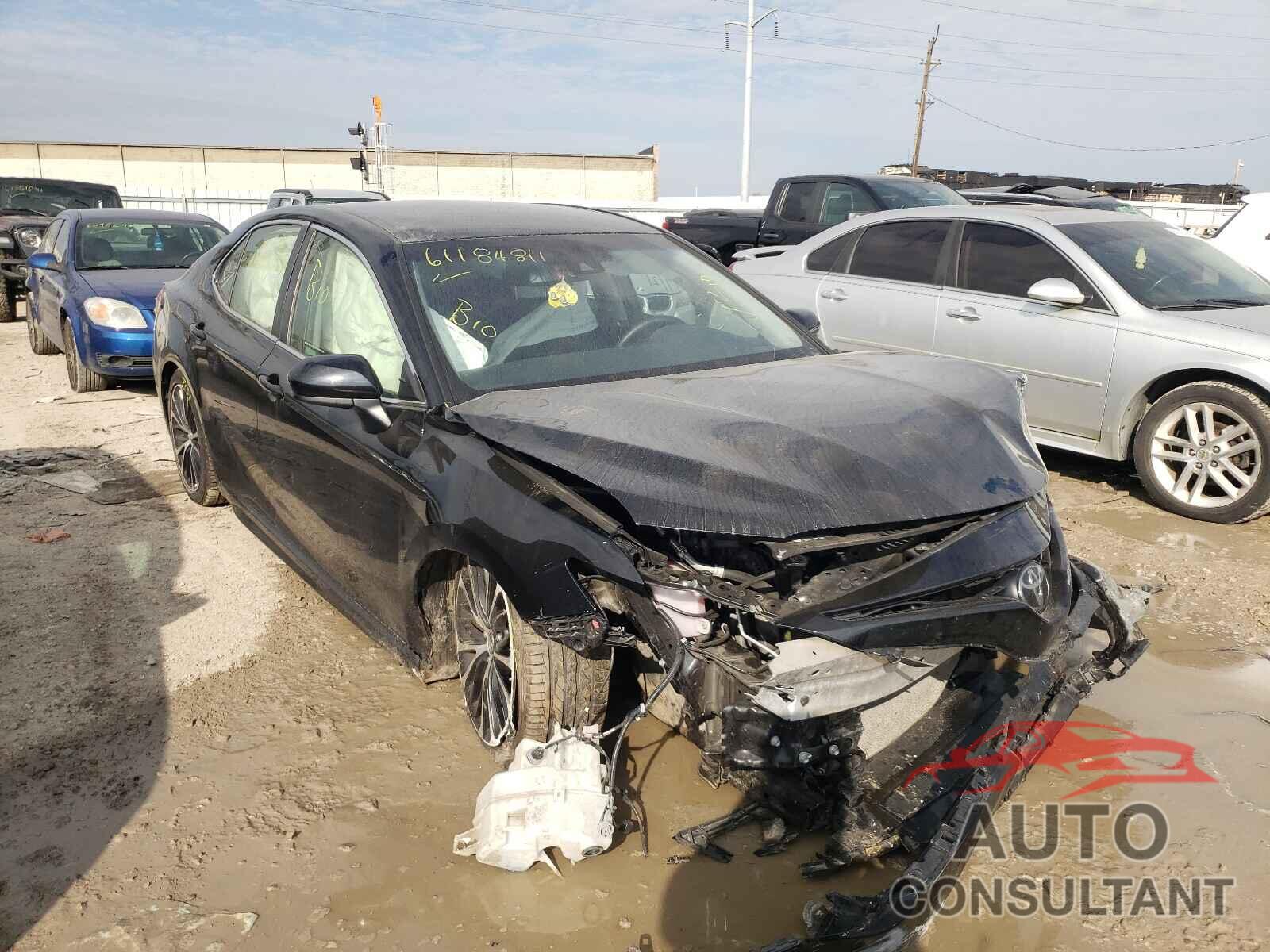 TOYOTA CAMRY 2018 - JTNB11HK1J3018357