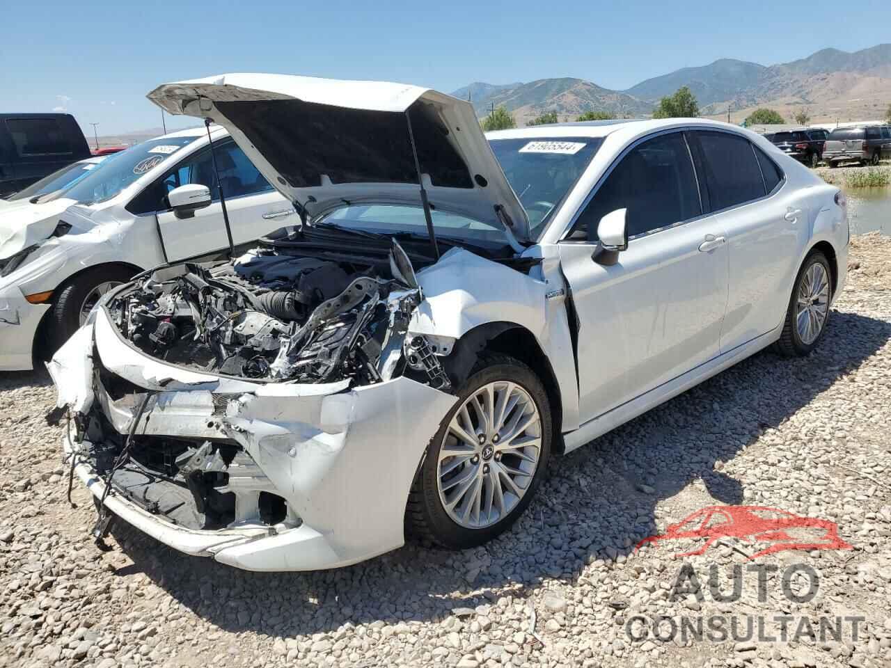 TOYOTA CAMRY 2018 - 4T1B21HK9JU008375
