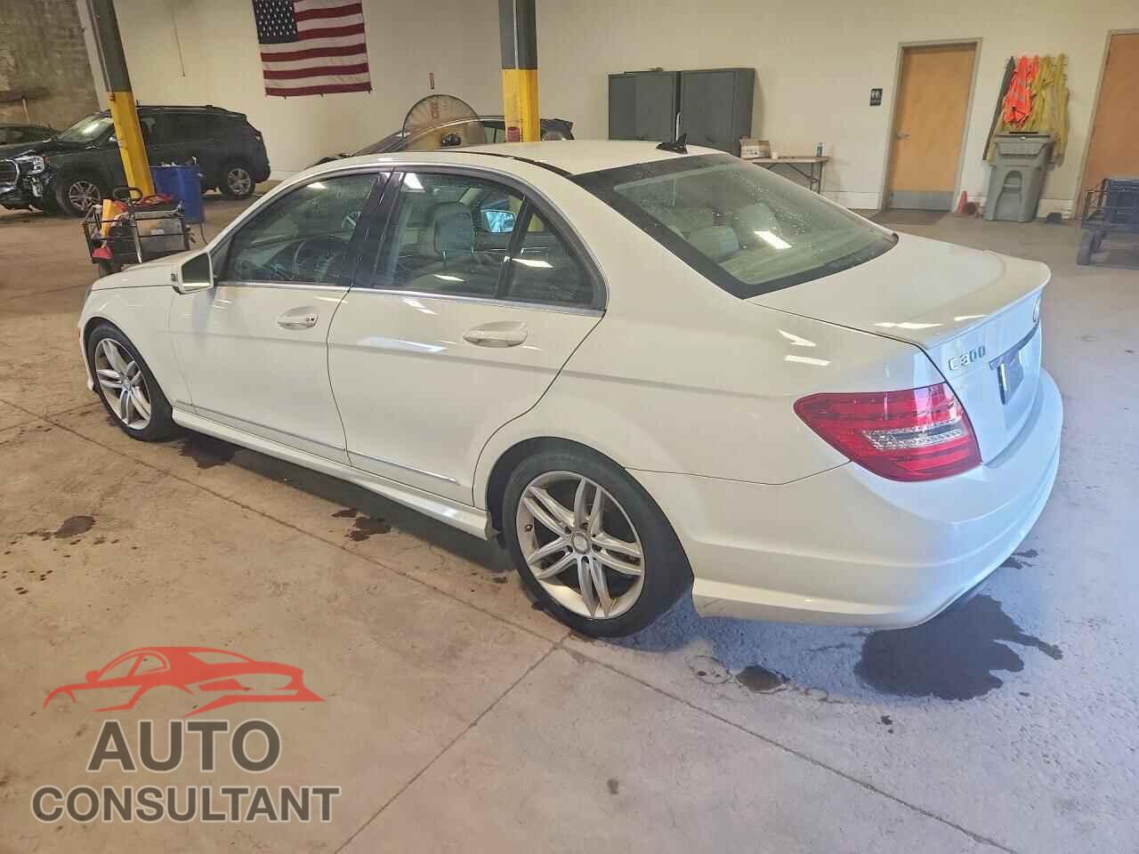 MERCEDES-BENZ C-CLASS 2012 - WDDGF8BB9CF912496