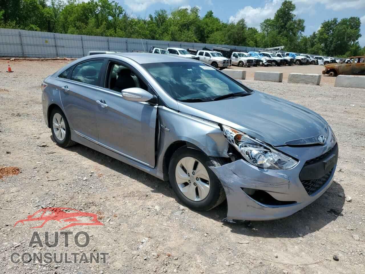 HYUNDAI SONATA 2015 - KMHEC4A47FA120009