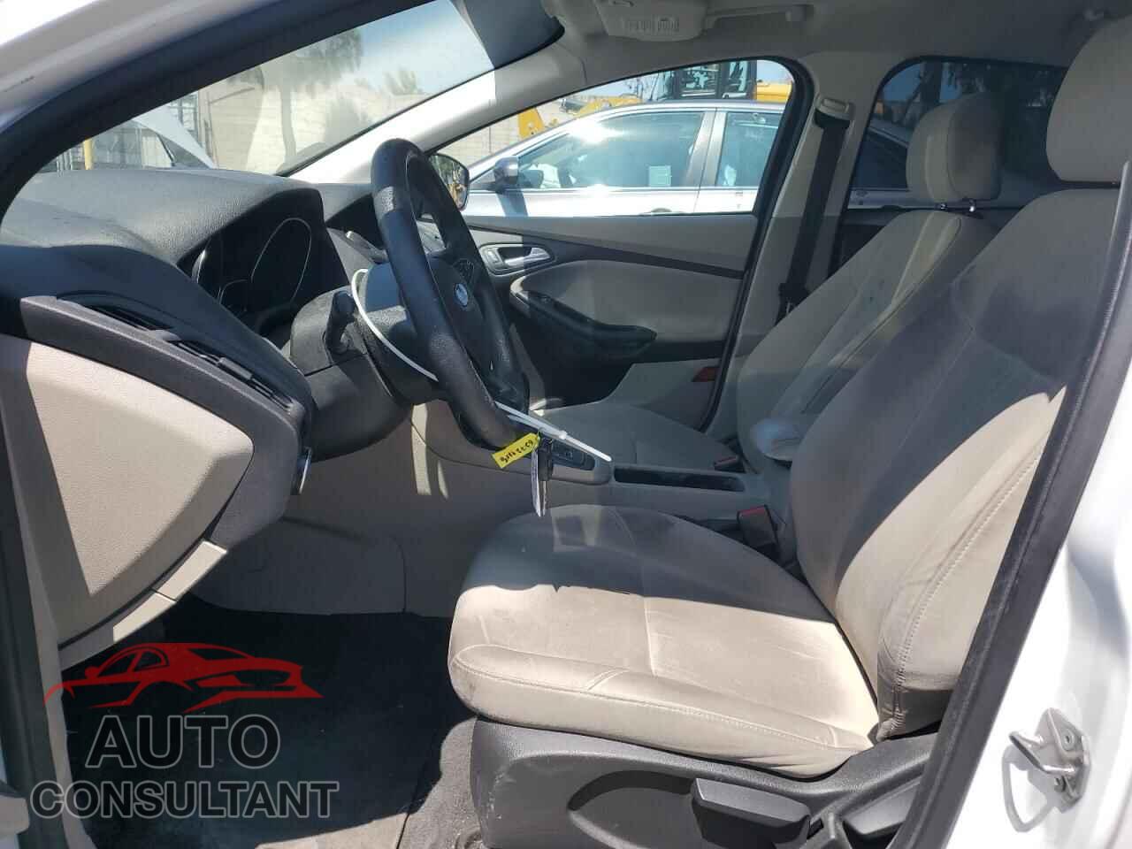 FORD FOCUS 2015 - 1FADP3F20FL224678