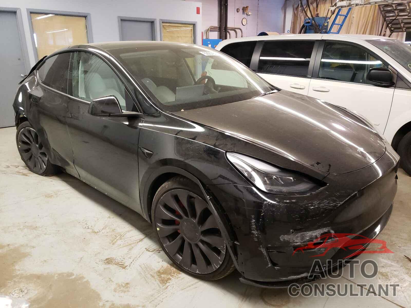 TESLA MODEL Y 2021 - 5YJYGDEF2MF263407