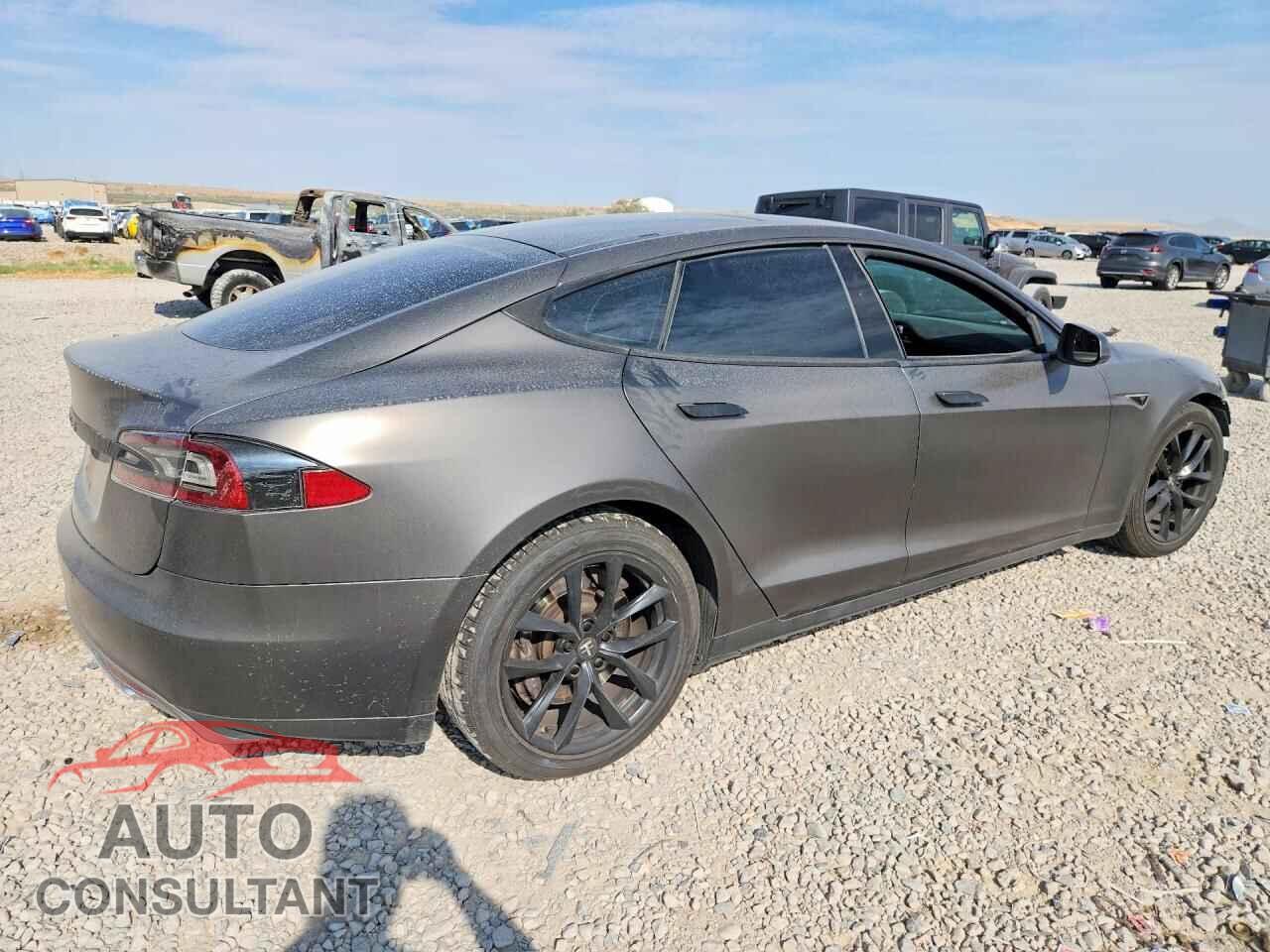 TESLA MODEL S 2015 - 5YJSA1E21FF109101