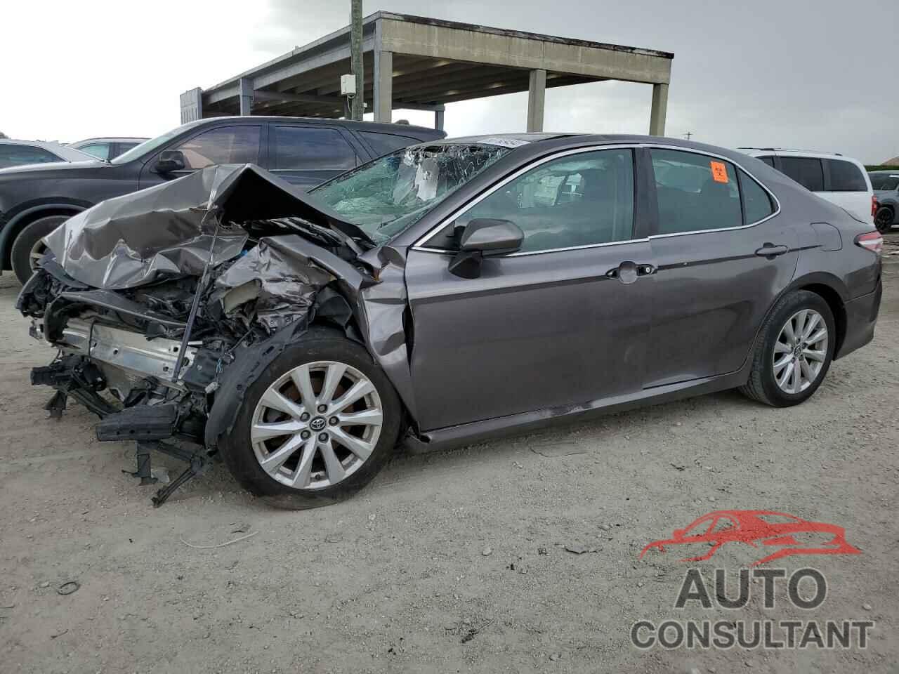 TOYOTA CAMRY 2018 - 4T1B11HK3JU060720