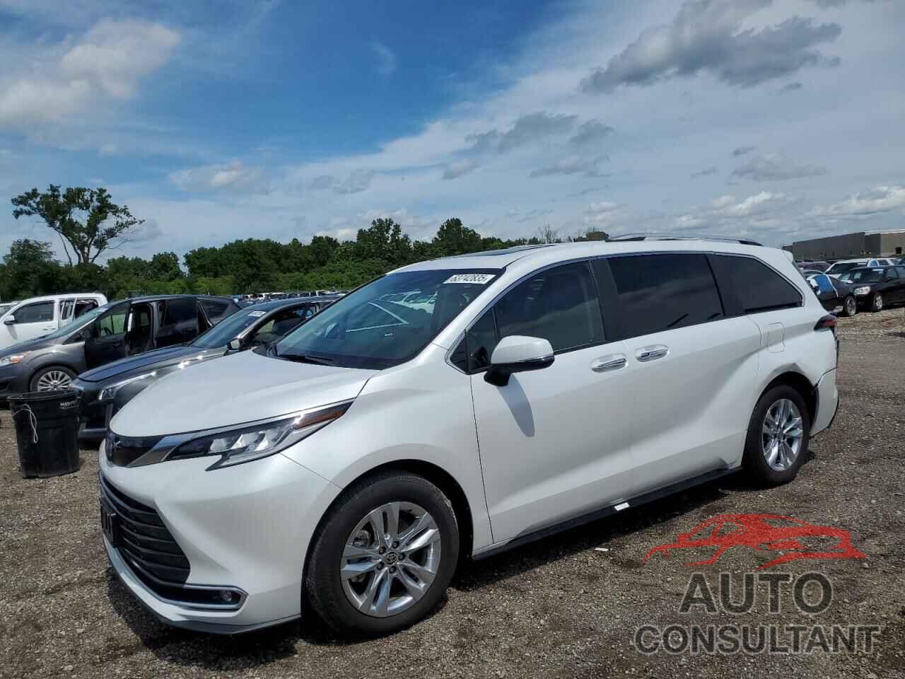 TOYOTA SIENNA 2024 - 5TDZSKFC0RS141353
