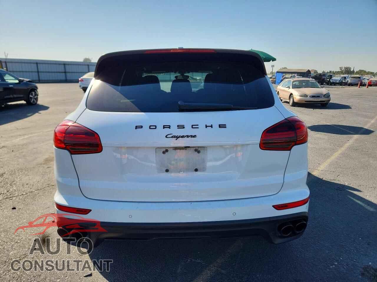 PORSCHE CAYENNE 2018 - WP1AA2A23JKA03492