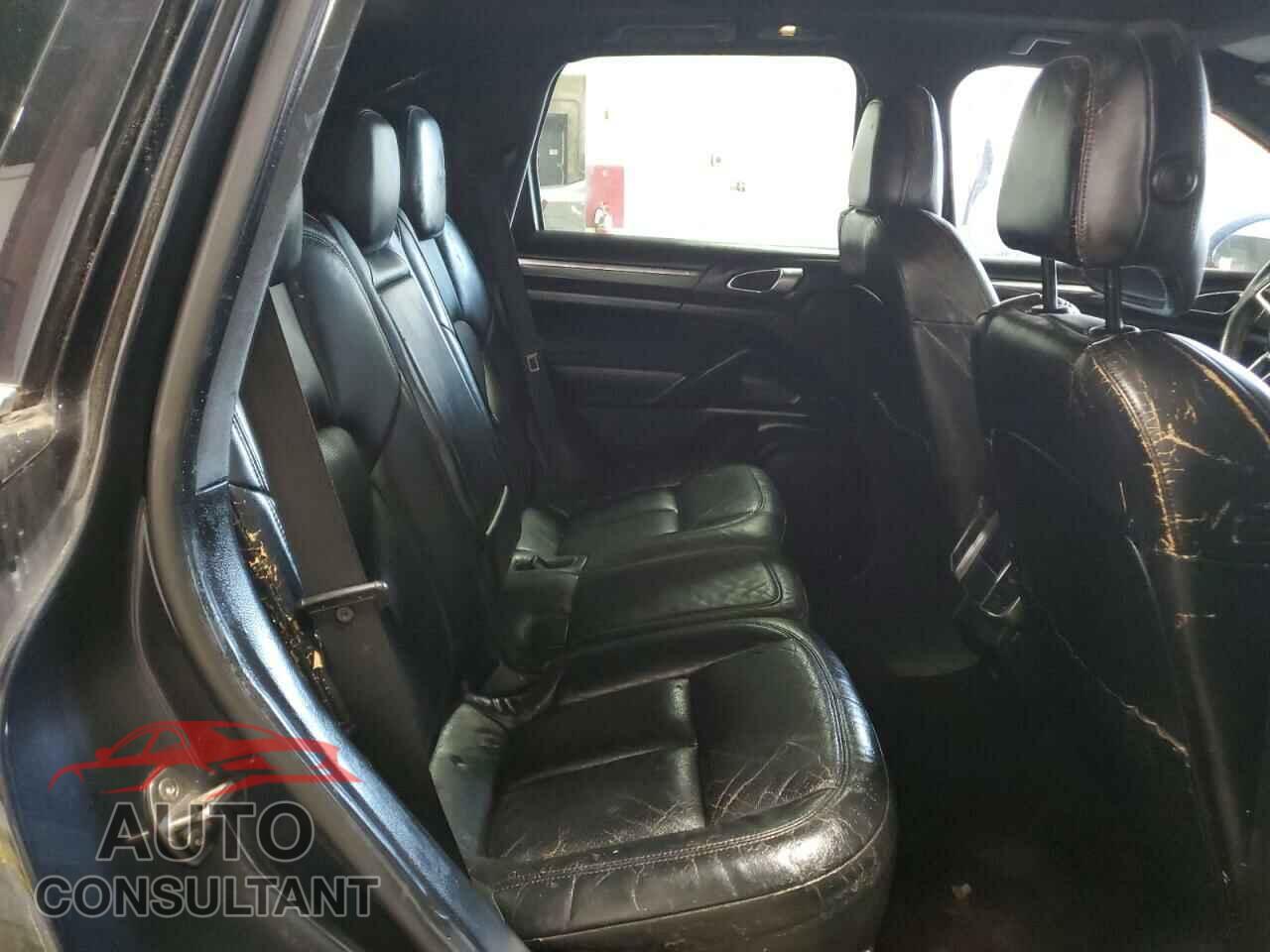 PORSCHE CAYENNE 2016 - WP1AA2A29GLA00857