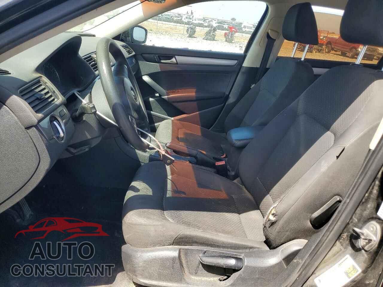VOLKSWAGEN PASSAT 2014 - 1VWAH7A36EC007214