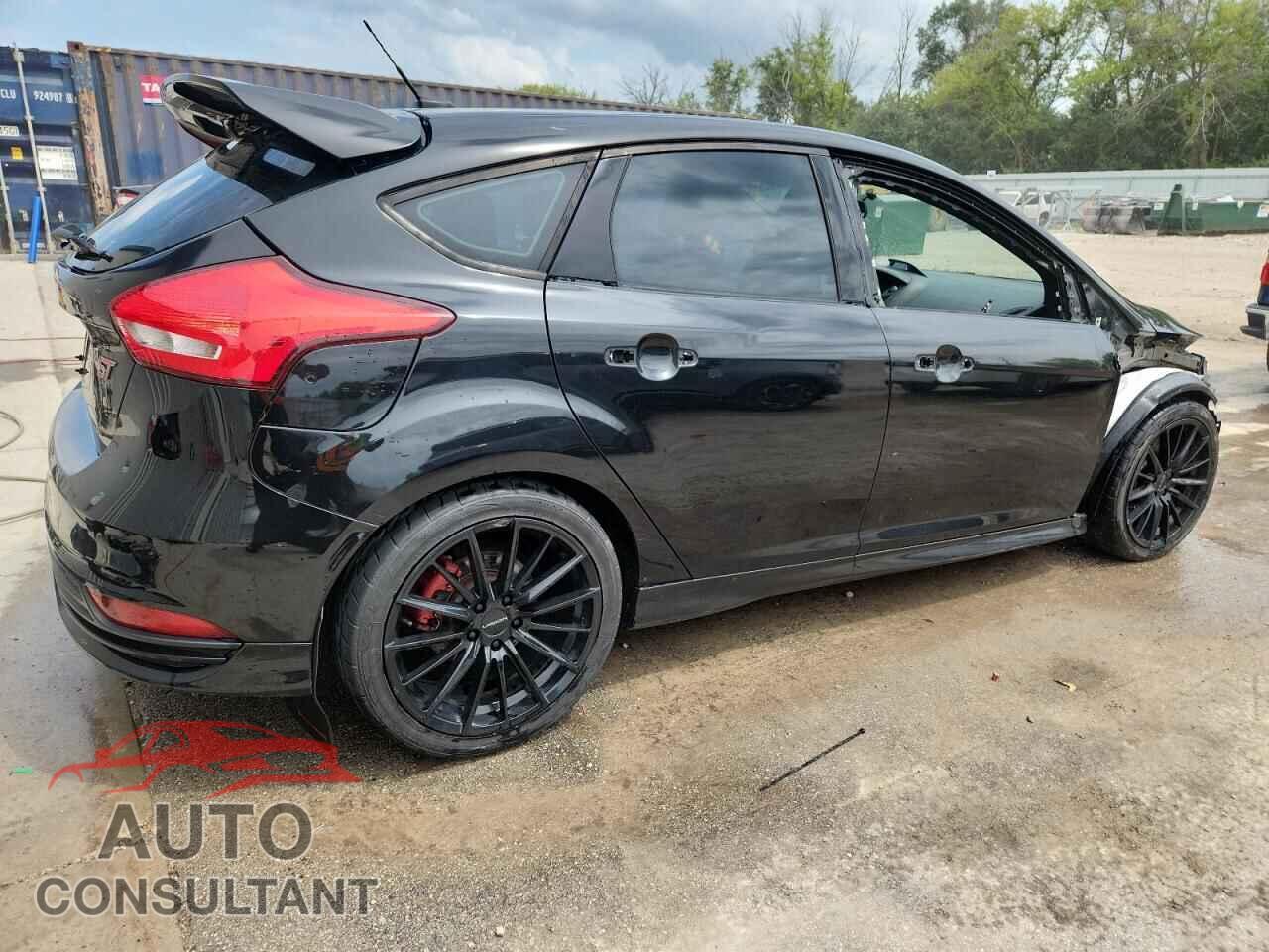 FORD FOCUS 2015 - 1FADP3L98FL339367