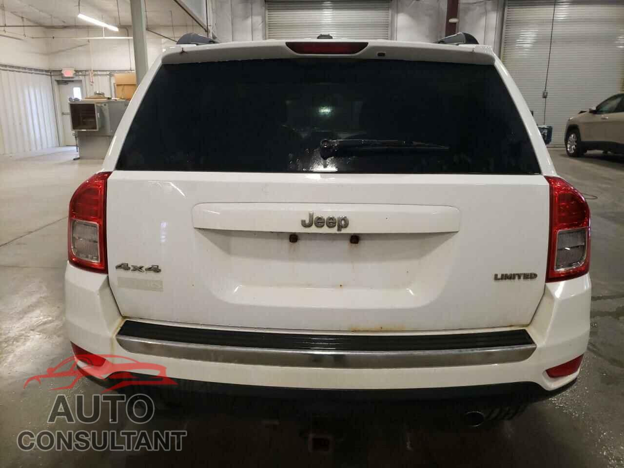 JEEP COMPASS 2011 - 1J4NF5FB2BD240103