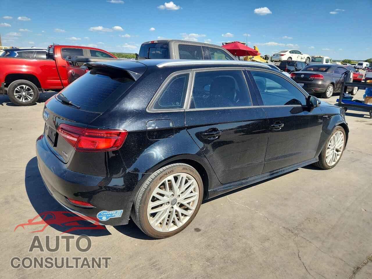 AUDI A3 2018 - WAUUPBFF7JA060189